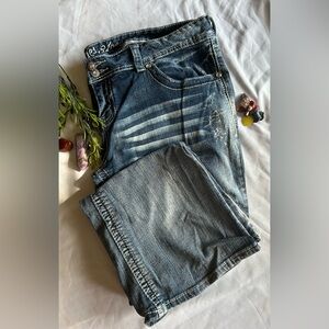 Plus Size Denim Capris